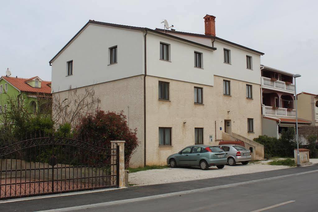 Apartments Barbara Gregovica Пула Экстерьер фото